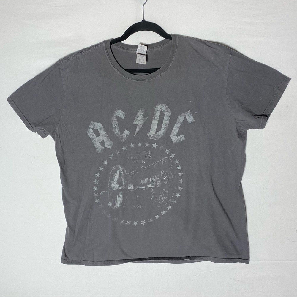 Gildan Faded Grey Acdc Tour Tee 2015 Graphic Tee T Shirt Xl